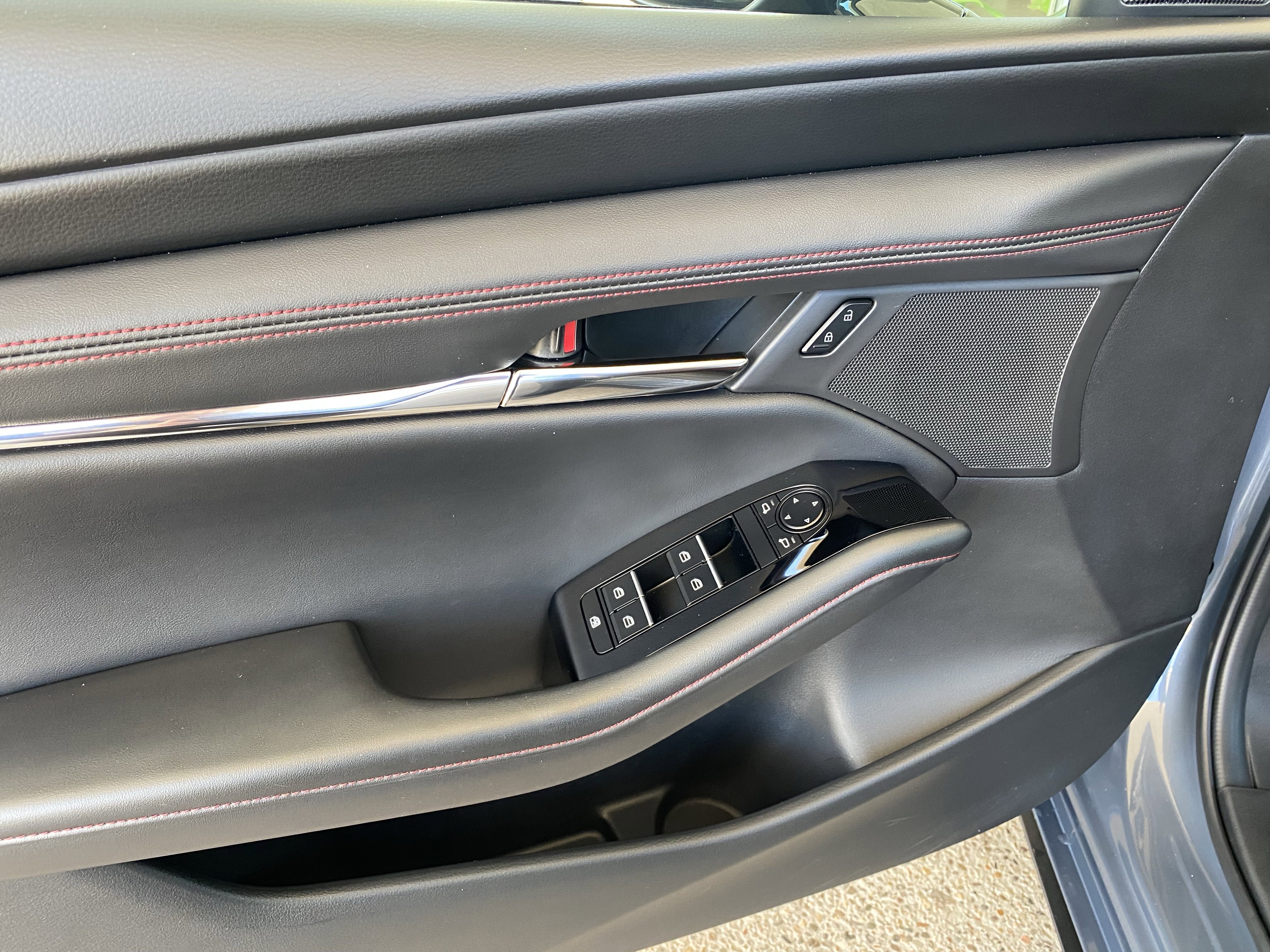 Certified 2026 MAZDA MAZDA3 Carbon image 12