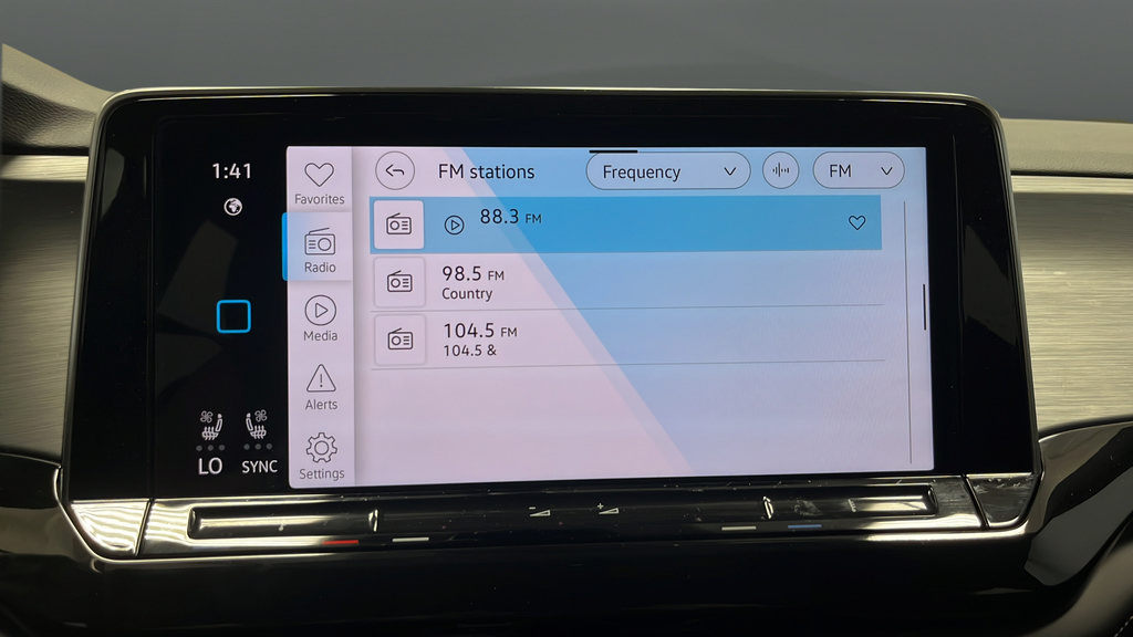 Used 2024 Volkswagen Atlas Cross Sport SE w/ Black Wheel Package AWD/4WD image 14