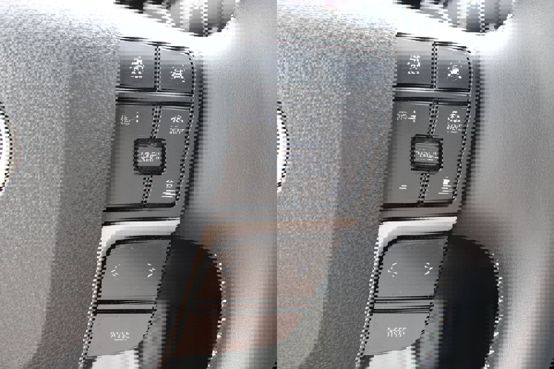 Used 2025 Toyota Camry SE image 27