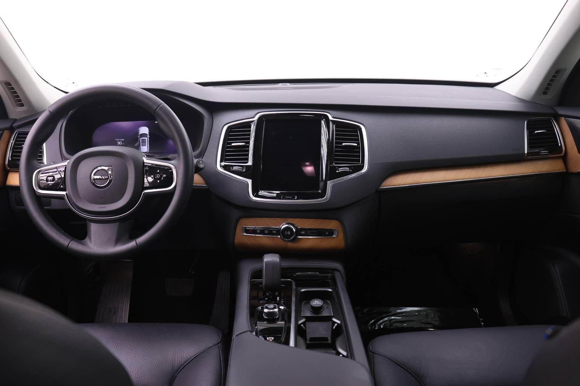 Certified 2023 Volvo XC90 B6 Plus w/ Protection Package Premier AWD/4WD image 8