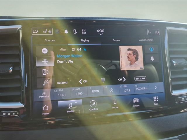 Used 2024 Chrysler Pacifica Touring-L image 30