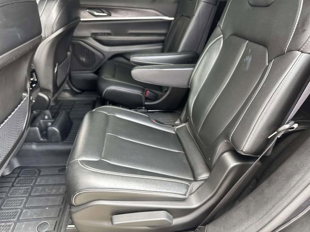 Used 2024 Jeep Grand Cherokee L Limited w/ Black Appearance Package AWD/4WD image 16