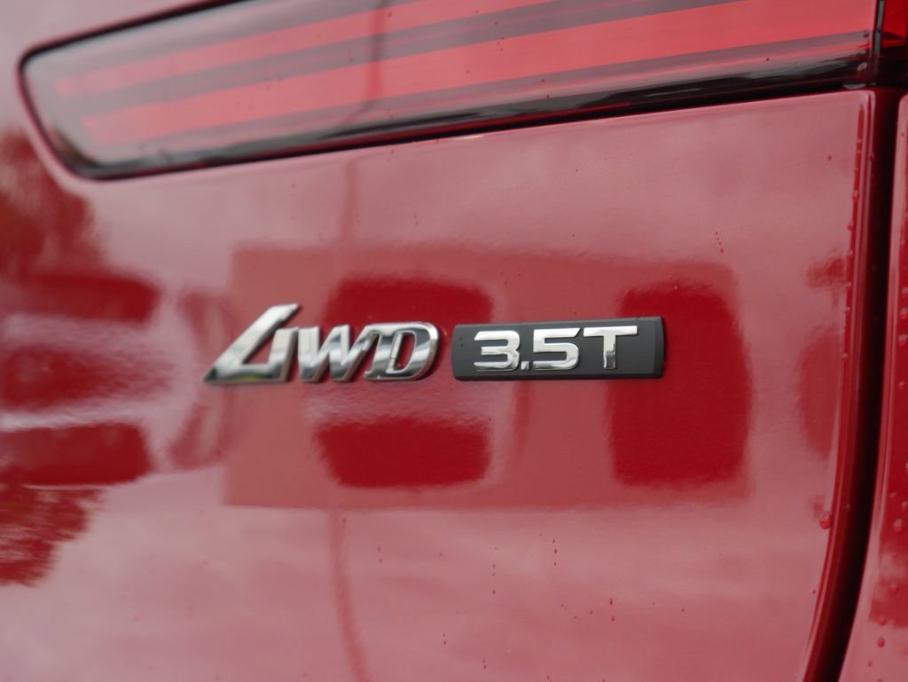 Used 2025 Genesis GV70 3.5T Sport w/ Sport Prestige Package AWD/4WD image 25