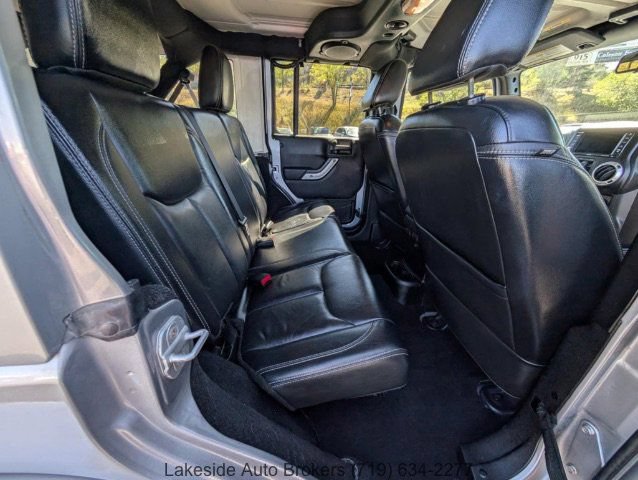 Used 2013 Jeep Wrangler Unlimited Sahara w/ Connectivity Group AWD/4WD image 13
