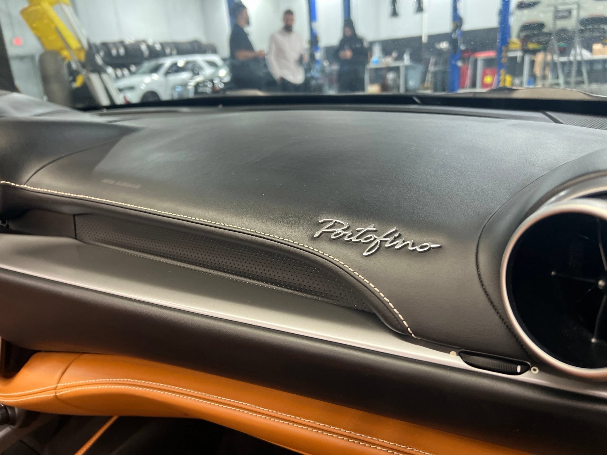 Used 2019 Ferrari Portofino RWD image 13