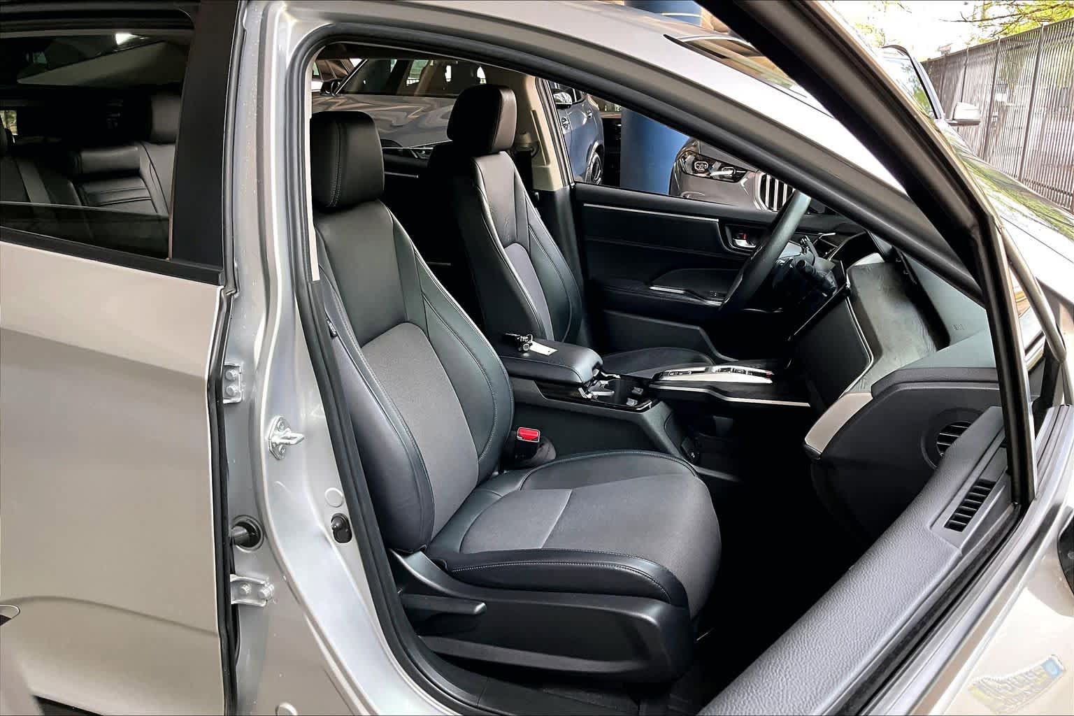 Used 2018 Honda Clarity Plug-In Hybrid image 8