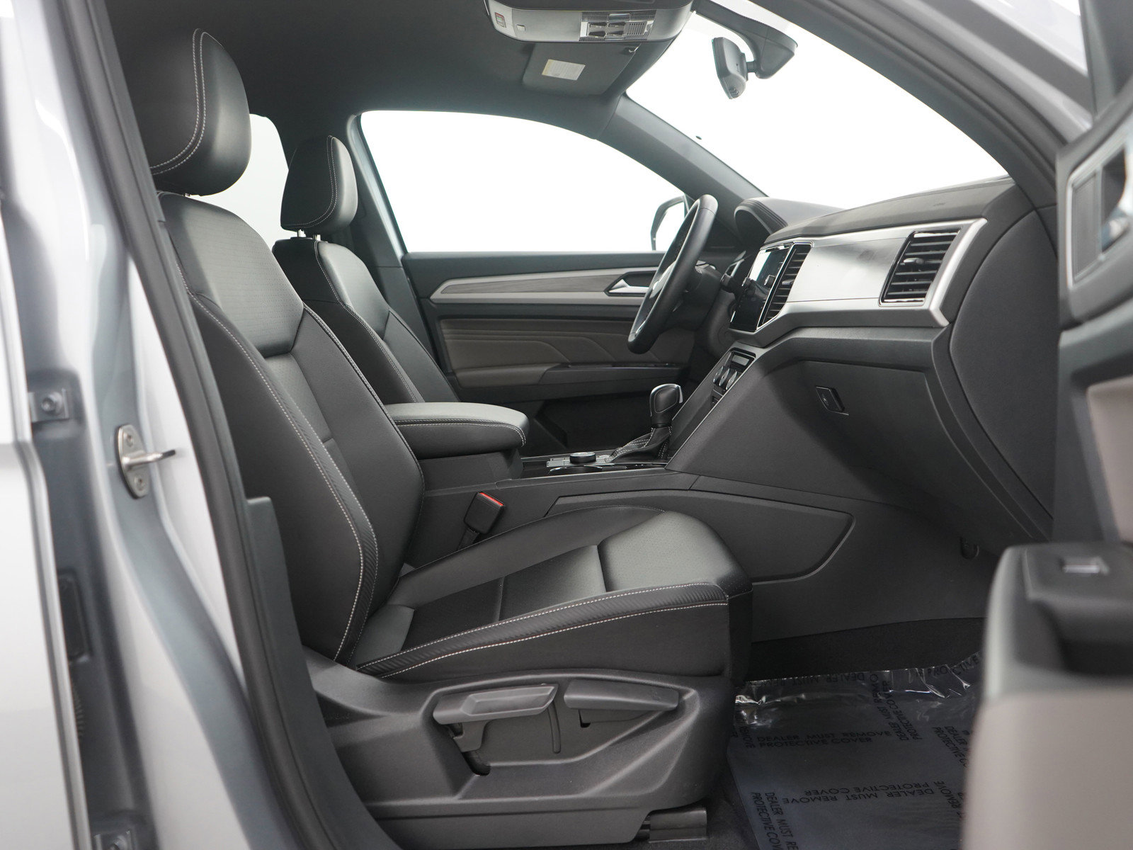 Used 2023 Volkswagen Atlas Cross Sport SE image 13