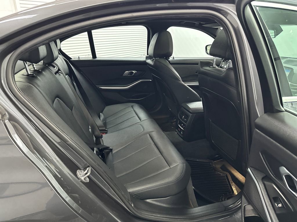 Used 2019 BMW 330i Sedan w/ Convenience Package RWD image 17