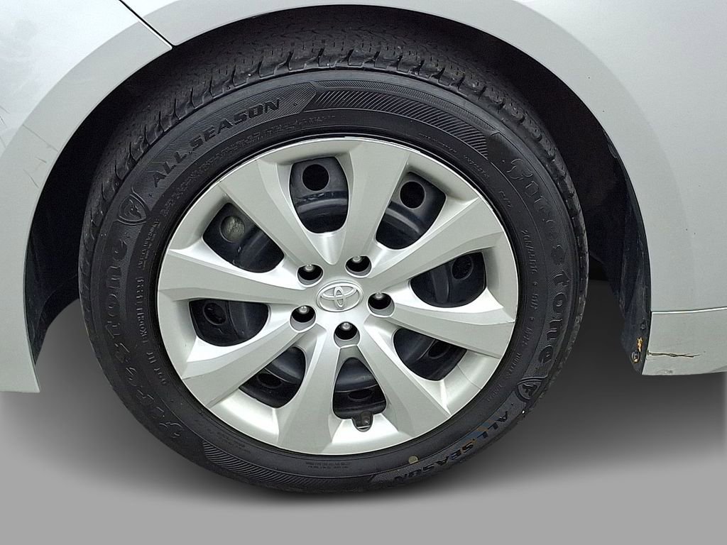 Used 2024 Toyota Corolla LE FWD image 8