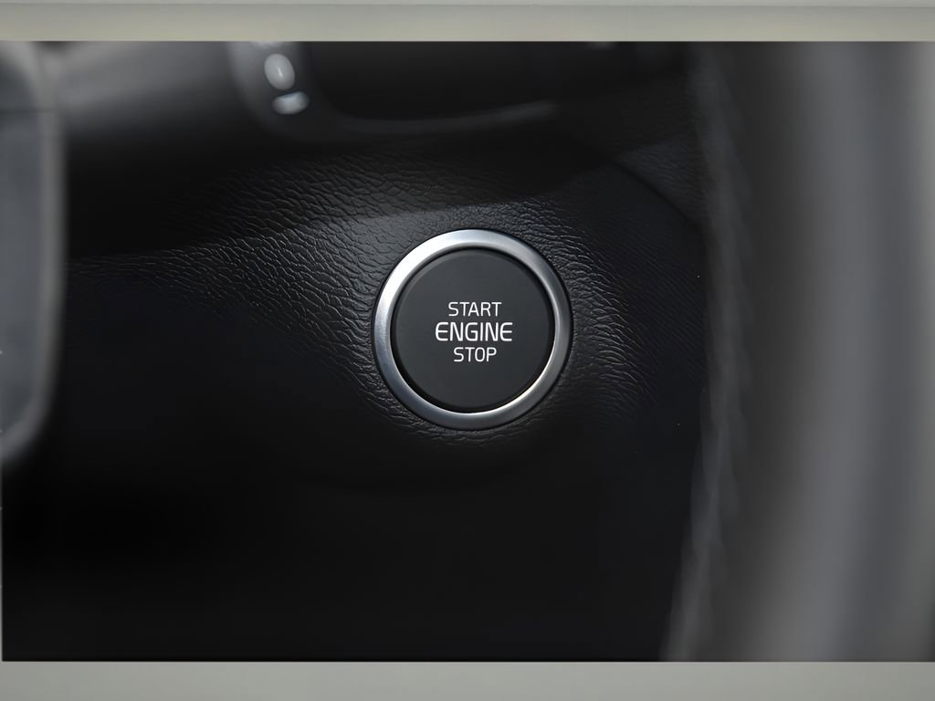 New 2026 Volvo XC40 B5 Plus w/ Protection Package Premier image 38