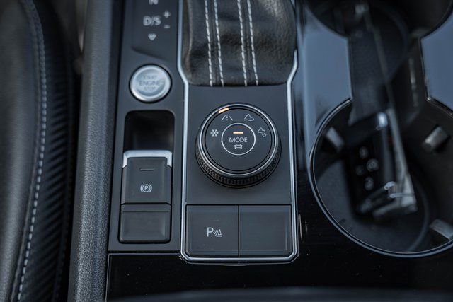 Used 2021 Volkswagen Atlas Cross Sport SEL image 28