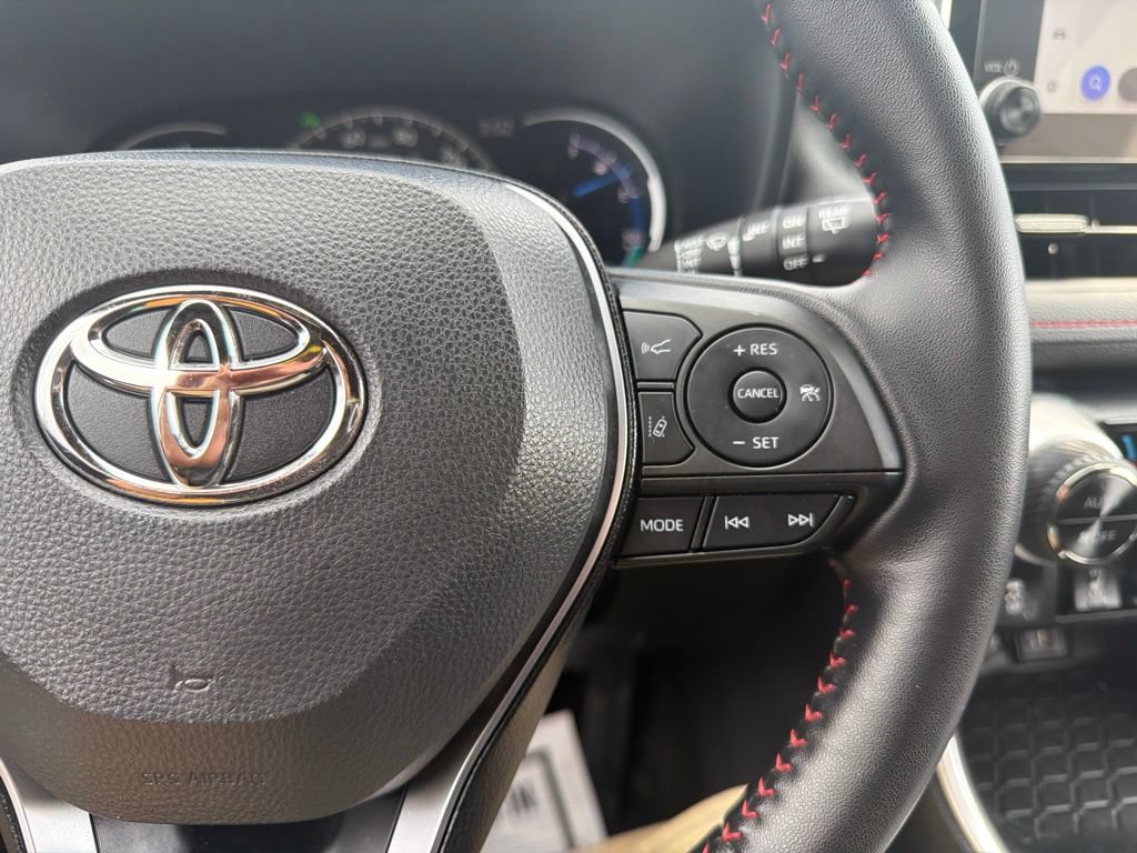 Used 2025 Toyota RAV4 SE AWD/4WD image 26