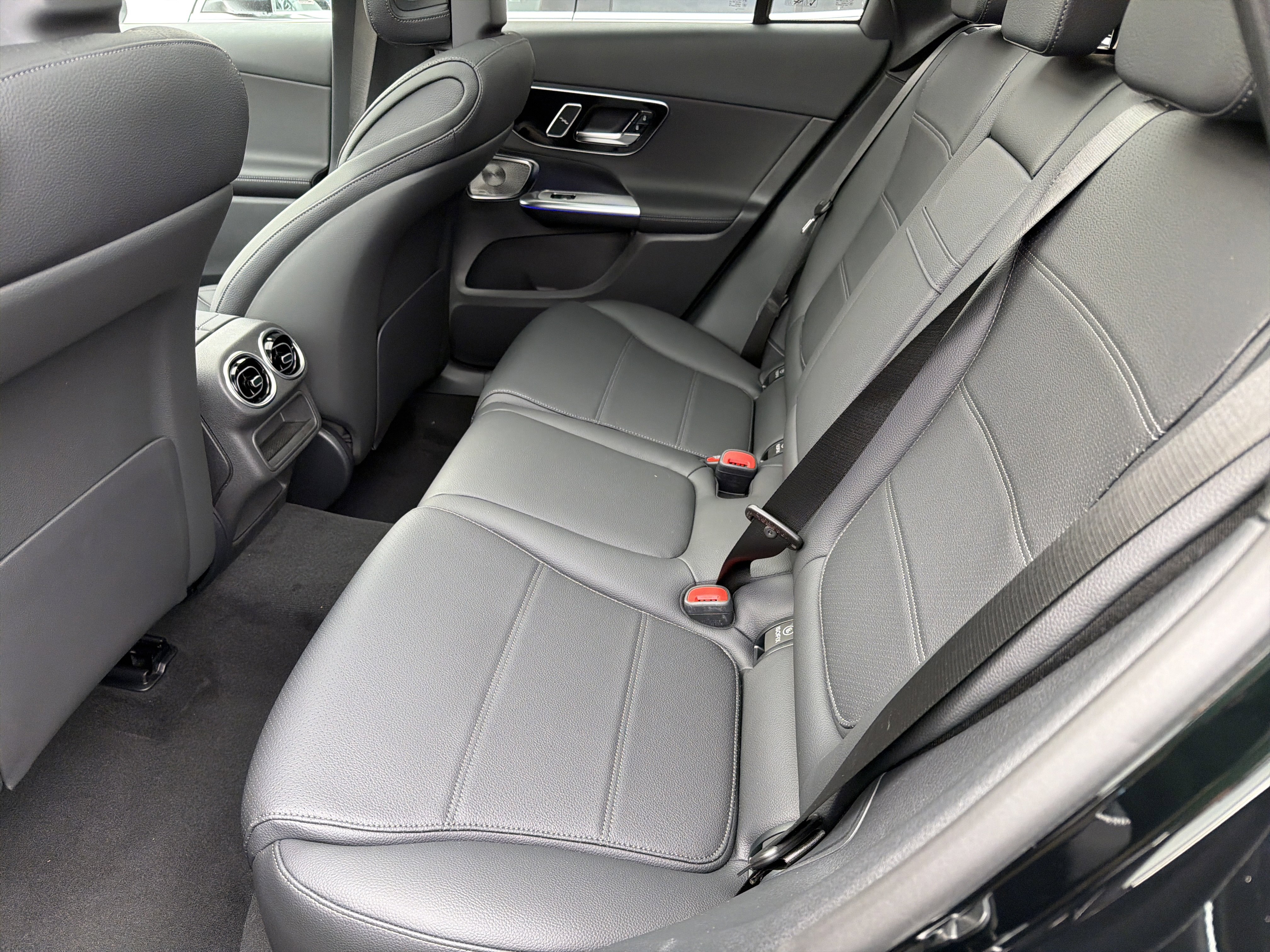 New 2026 Mercedes-Benz GLC 300 4MATIC image 27