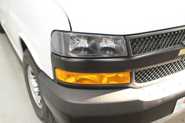 Used 2019 Chevrolet Express 3500 w/ Driver Convenience Package image 7