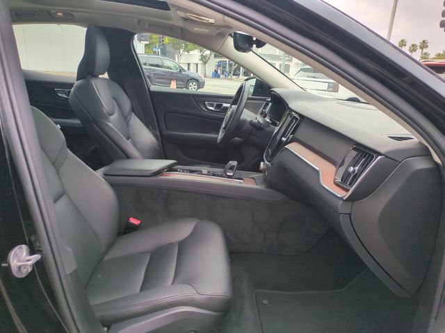 Certified 2025 Volvo S60 B5 Plus image 30