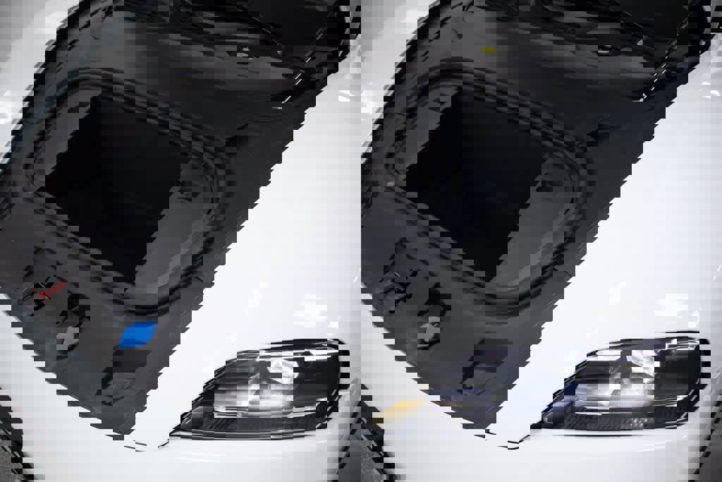 Certified 2025 Porsche Taycan 4S image 31