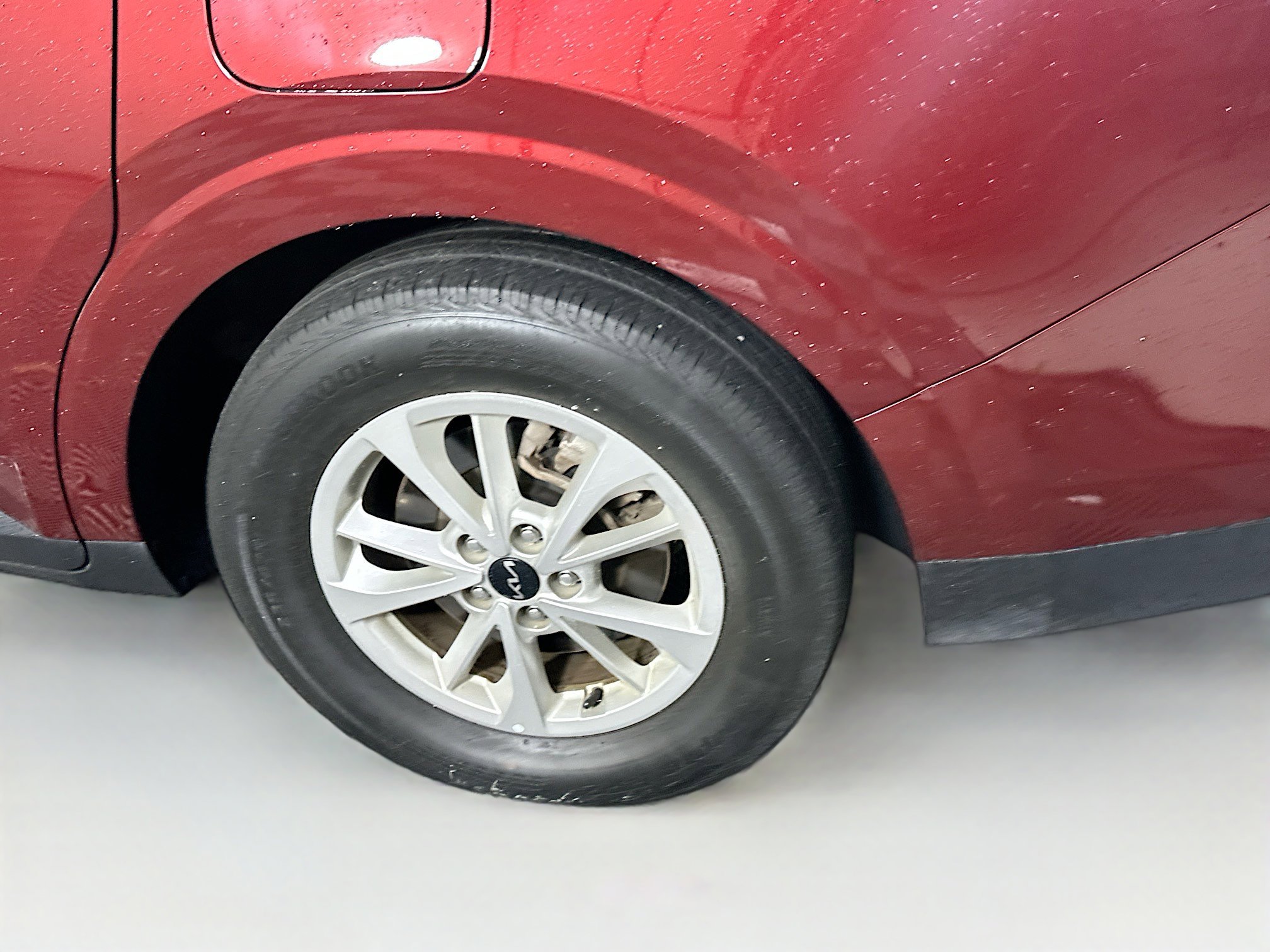 Used 2024 Kia Carnival LX image 11