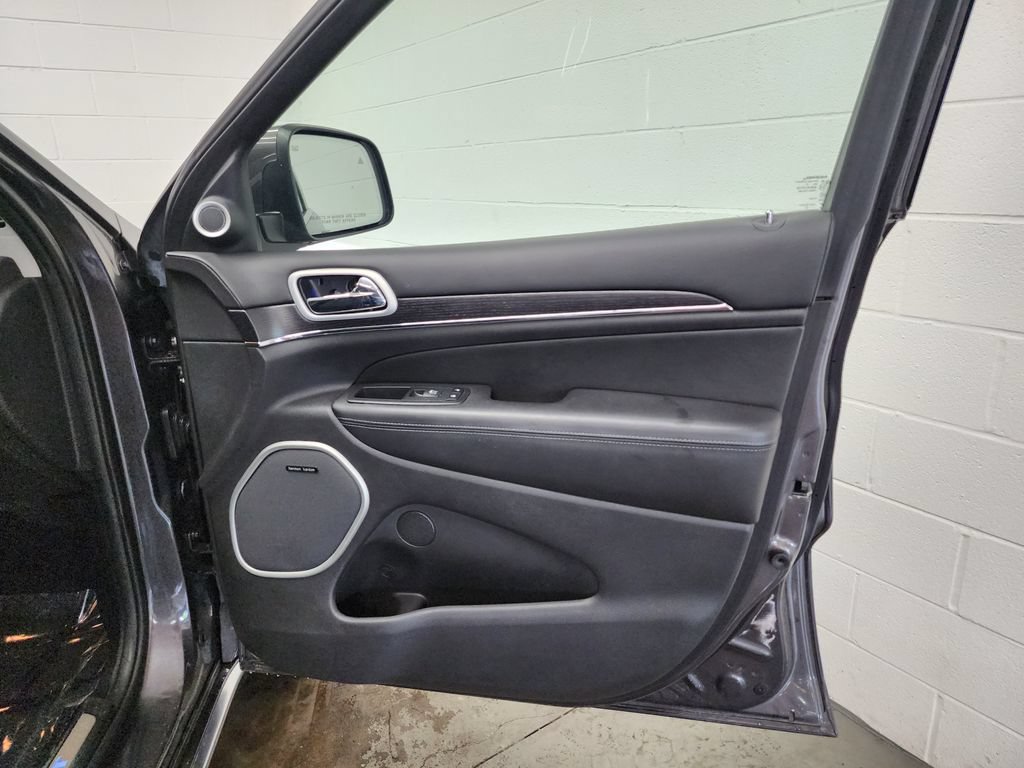 Used 2020 Jeep Grand Cherokee Summit w/ Platinum Series Group AWD/4WD image 33