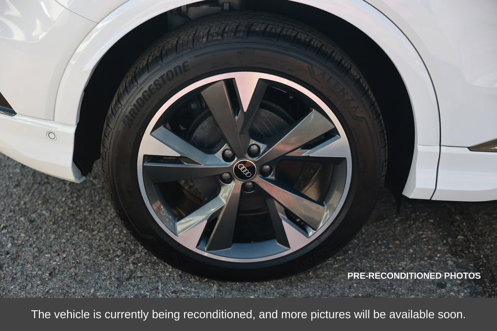Used 2024 Audi Q4 e-tron Premium Plus w/ Premium Plus image 9