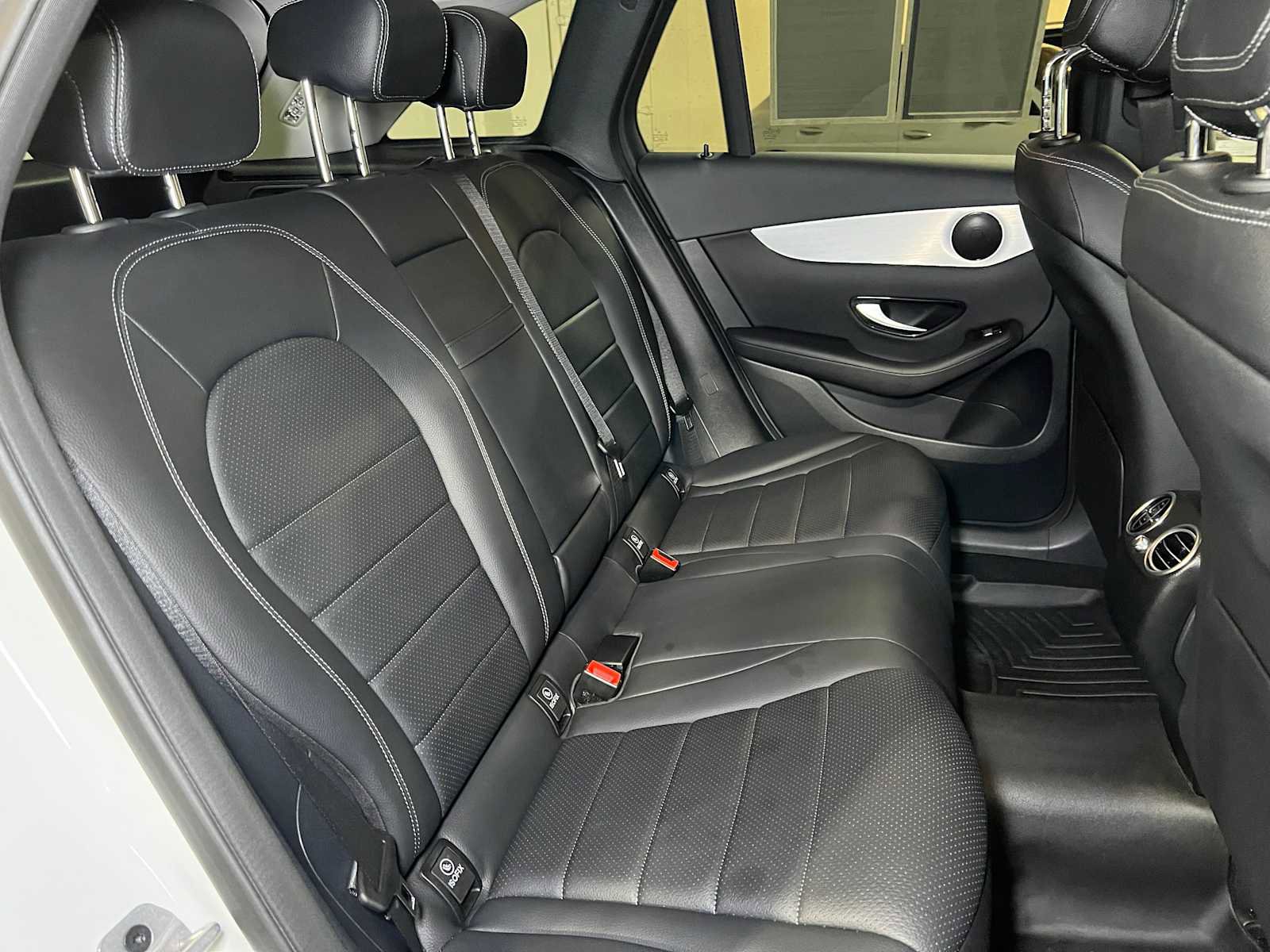 Used 2022 Mercedes-Benz GLC 300 4MATIC image 13