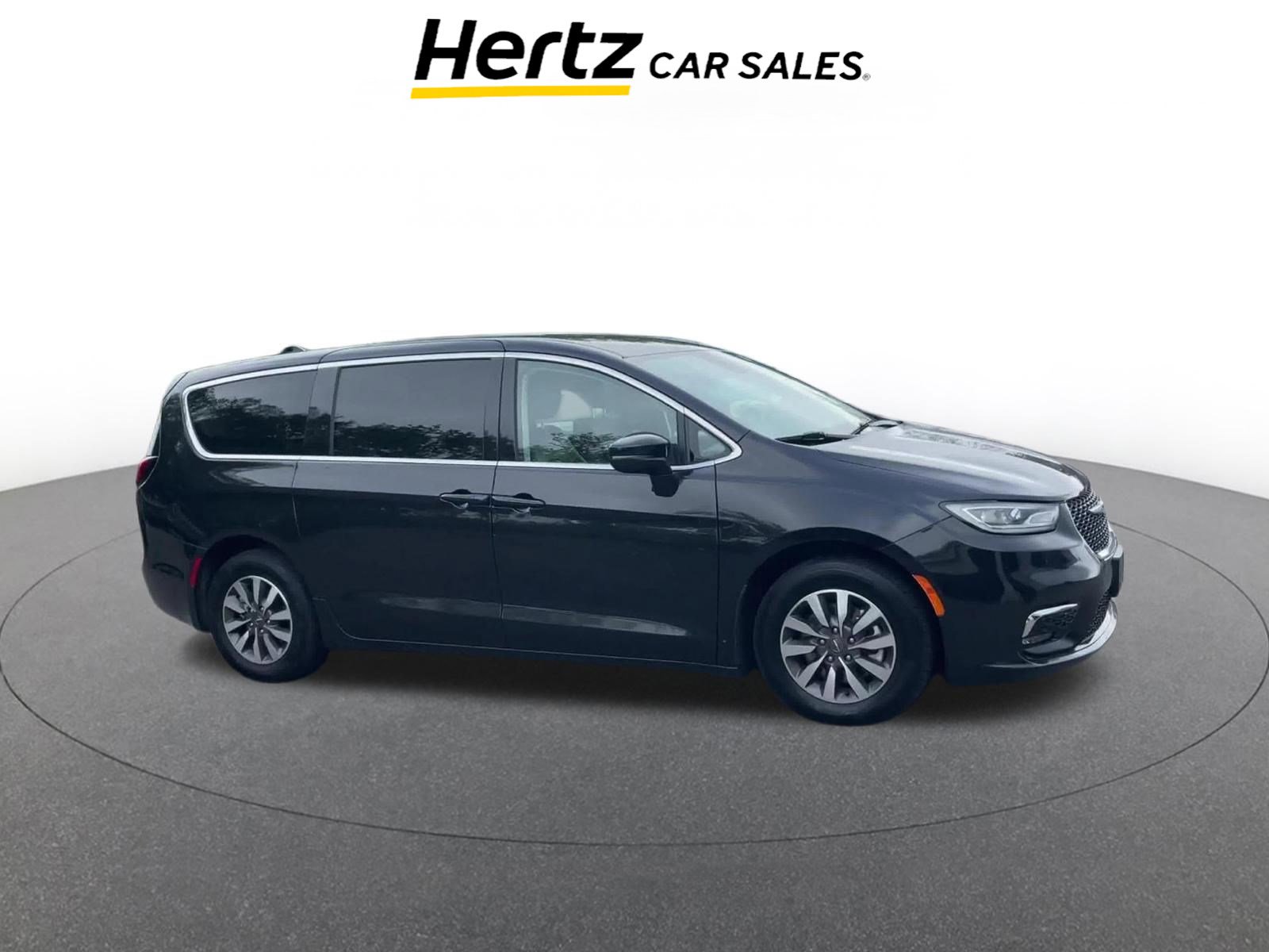 Used 2023 Chrysler Pacifica Touring-L image 1