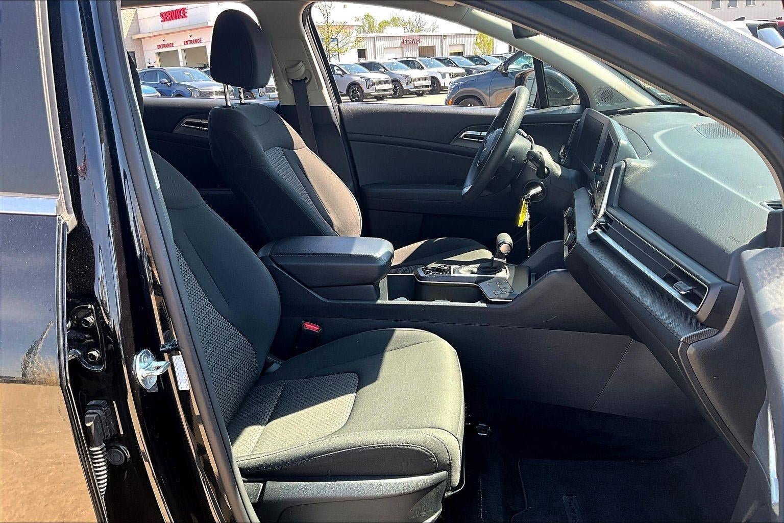 Used 2024 Kia Sportage LX FWD image 29