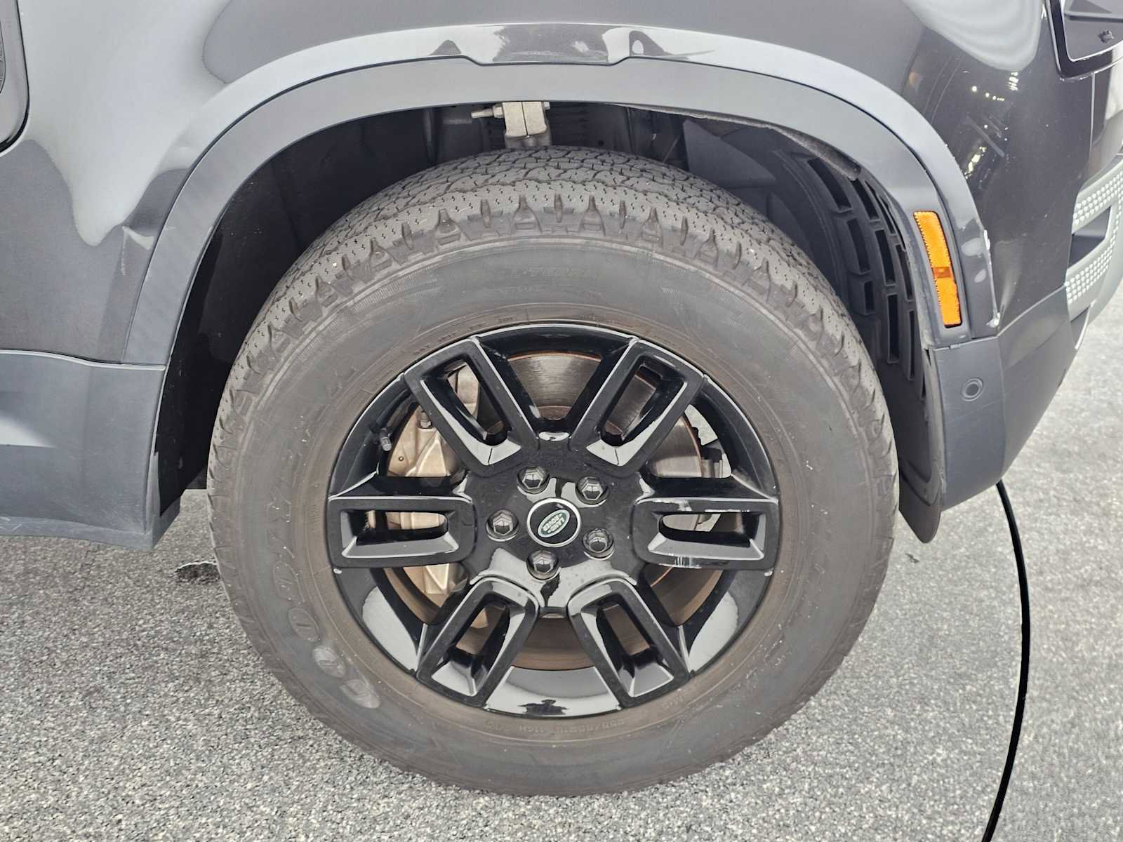 Used 2023 Land Rover Defender 130 S image 9