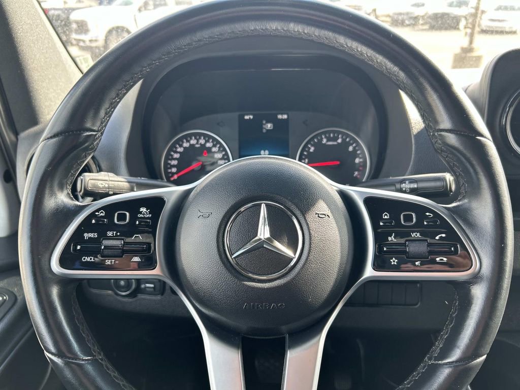 Used 2022 Mercedes-Benz Sprinter 1500 image 28