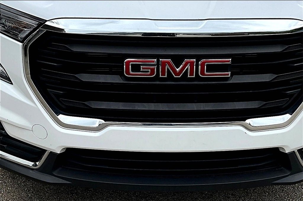 Used 2023 GMC Terrain SLE w/ Driver Convenience Package image 31