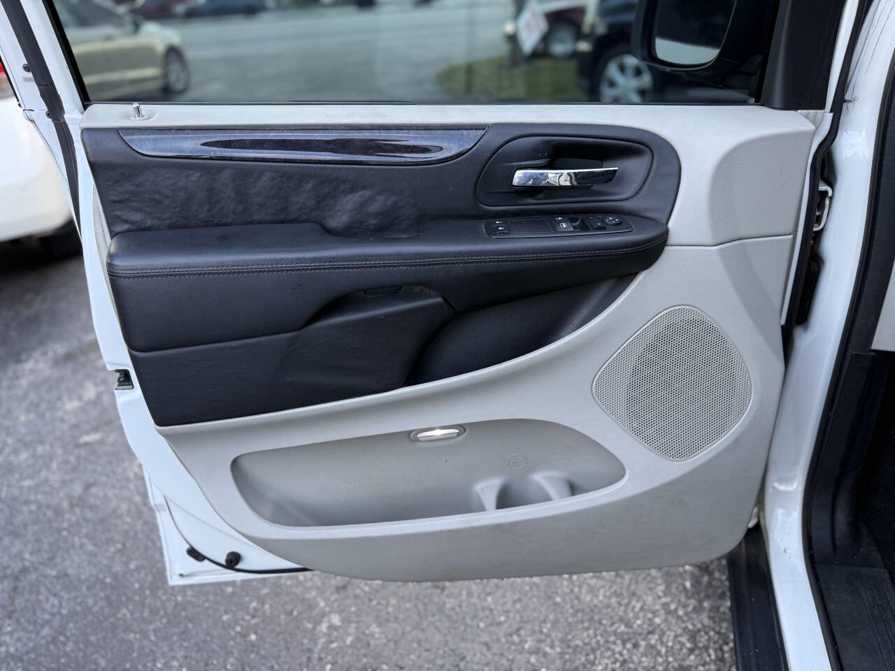 Used 2013 Dodge Grand Caravan American Value Package FWD image 8