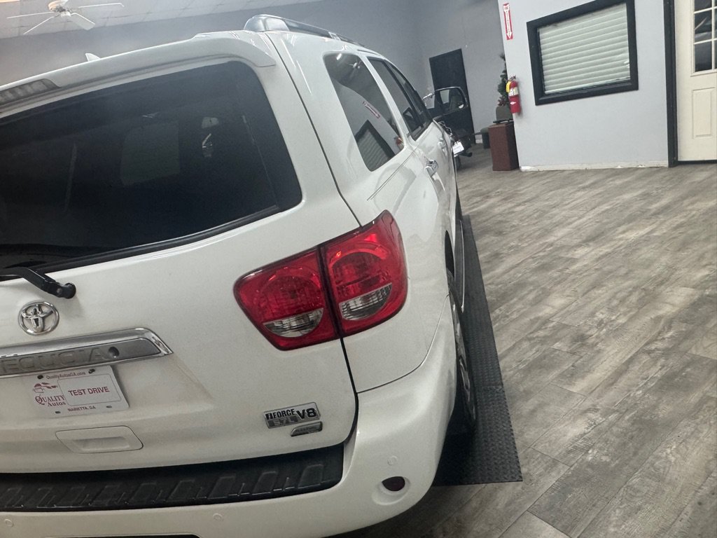 Used 2010 Toyota Sequoia Limited AWD/4WD image 4