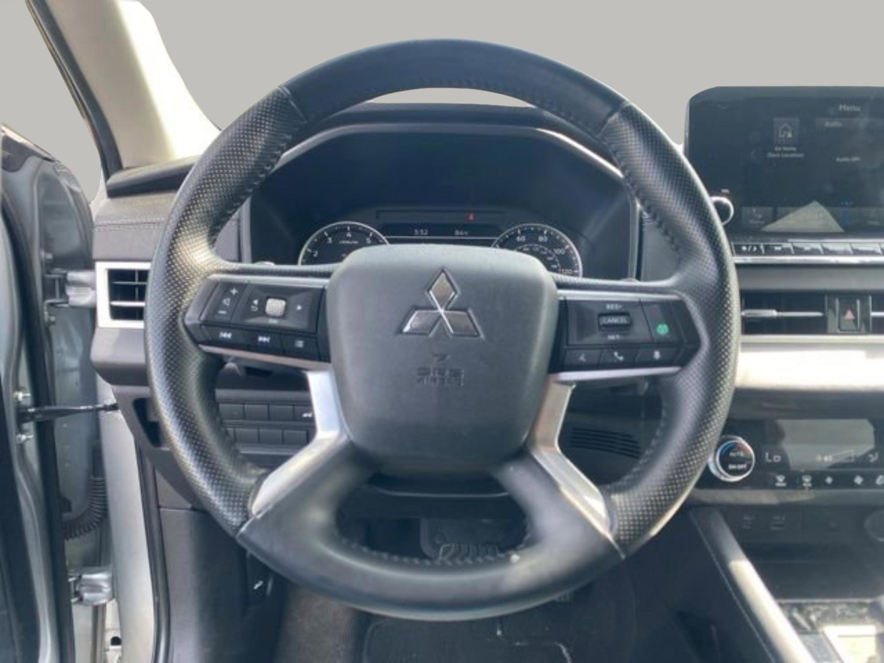 Used 2024 Mitsubishi Outlander SE FWD image 19