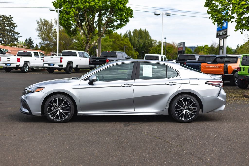 Used 2024 Toyota Camry SE FWD image 12