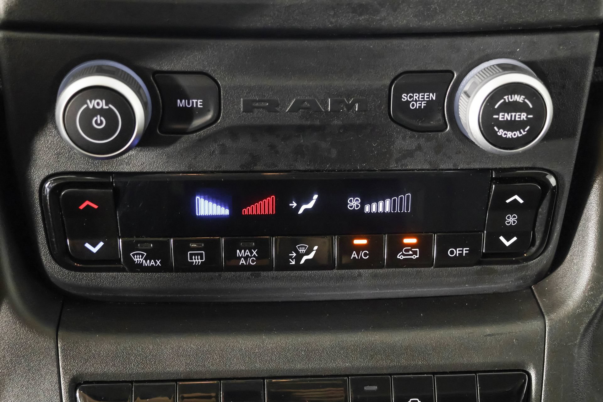 Used 2023 RAM ProMaster 2500 FWD image 30
