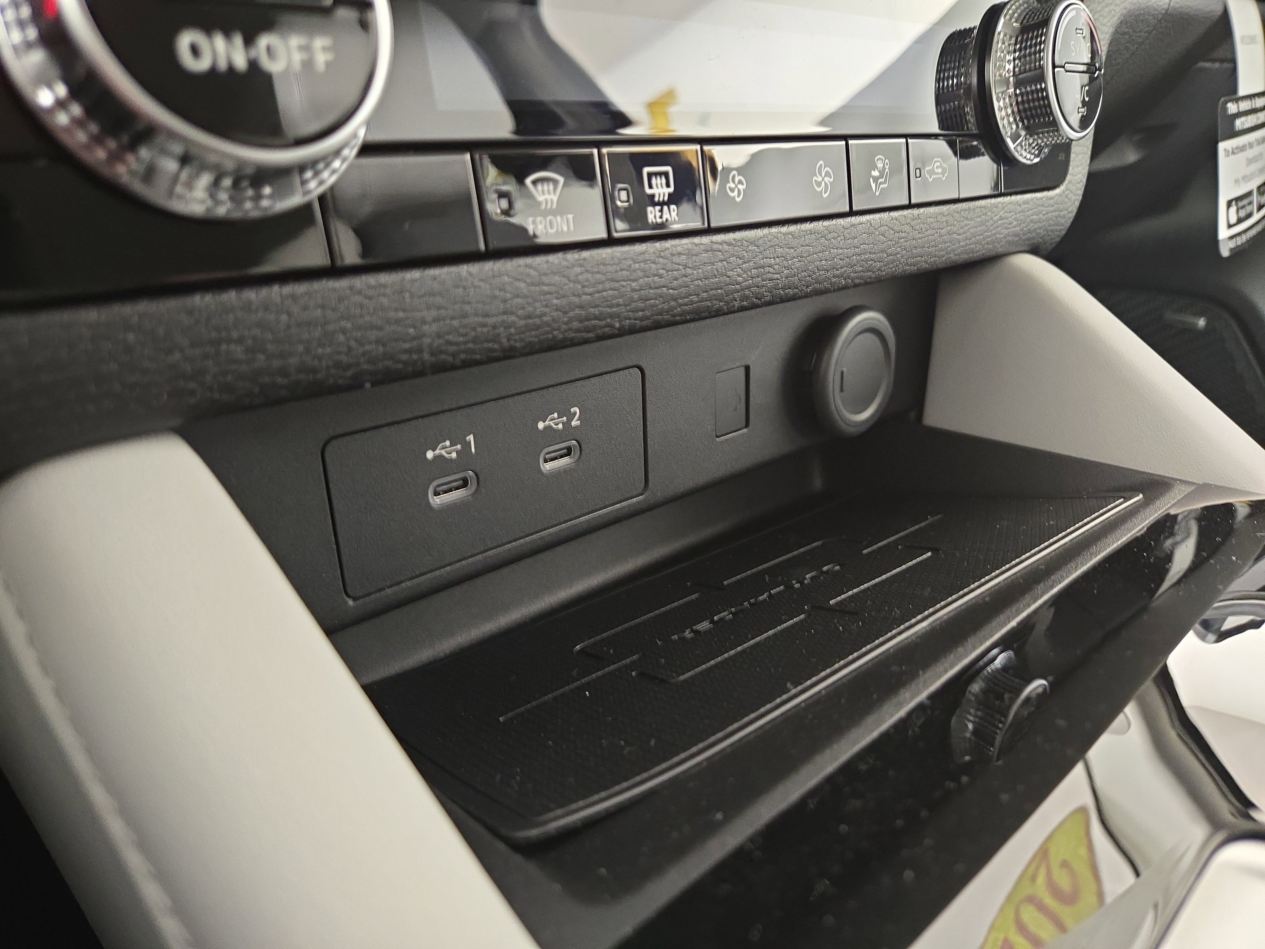 New 2026 Mitsubishi Outlander SE image 28