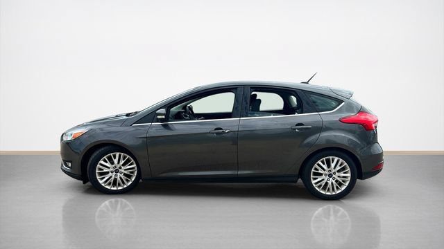 Used 2016 Ford Focus Titanium w/ Titanium Technology Package FWD image 5