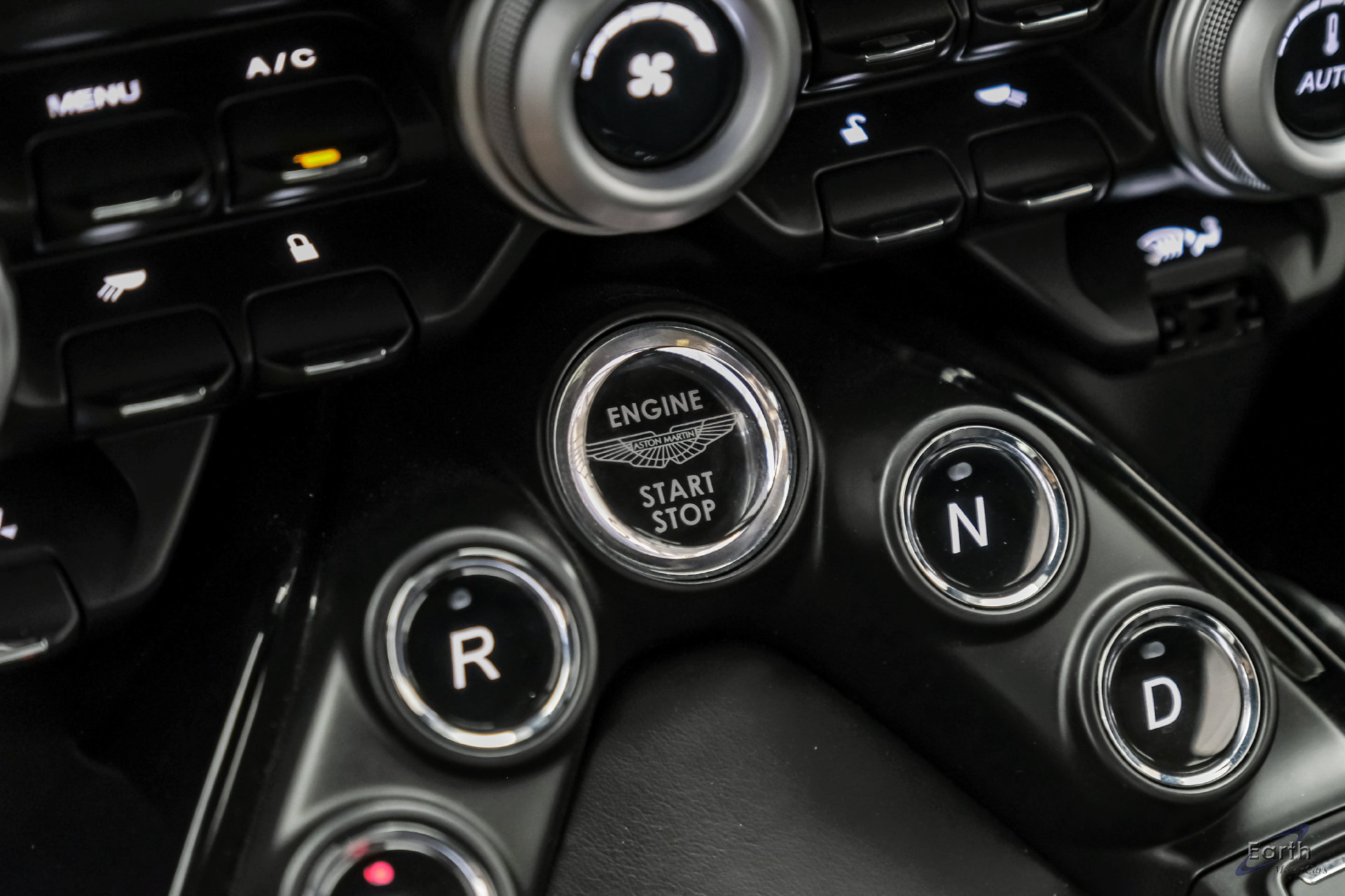 Used 2022 Aston Martin V8 Vantage Coupe RWD image 71