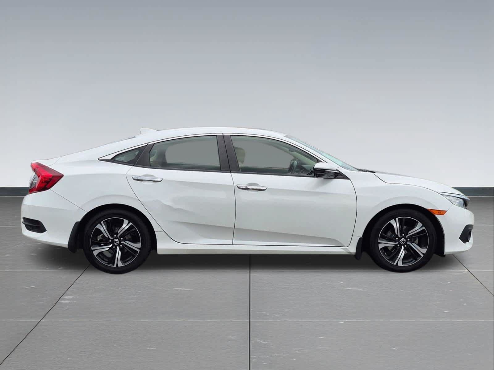 Used 2018 Honda Civic Touring image 7