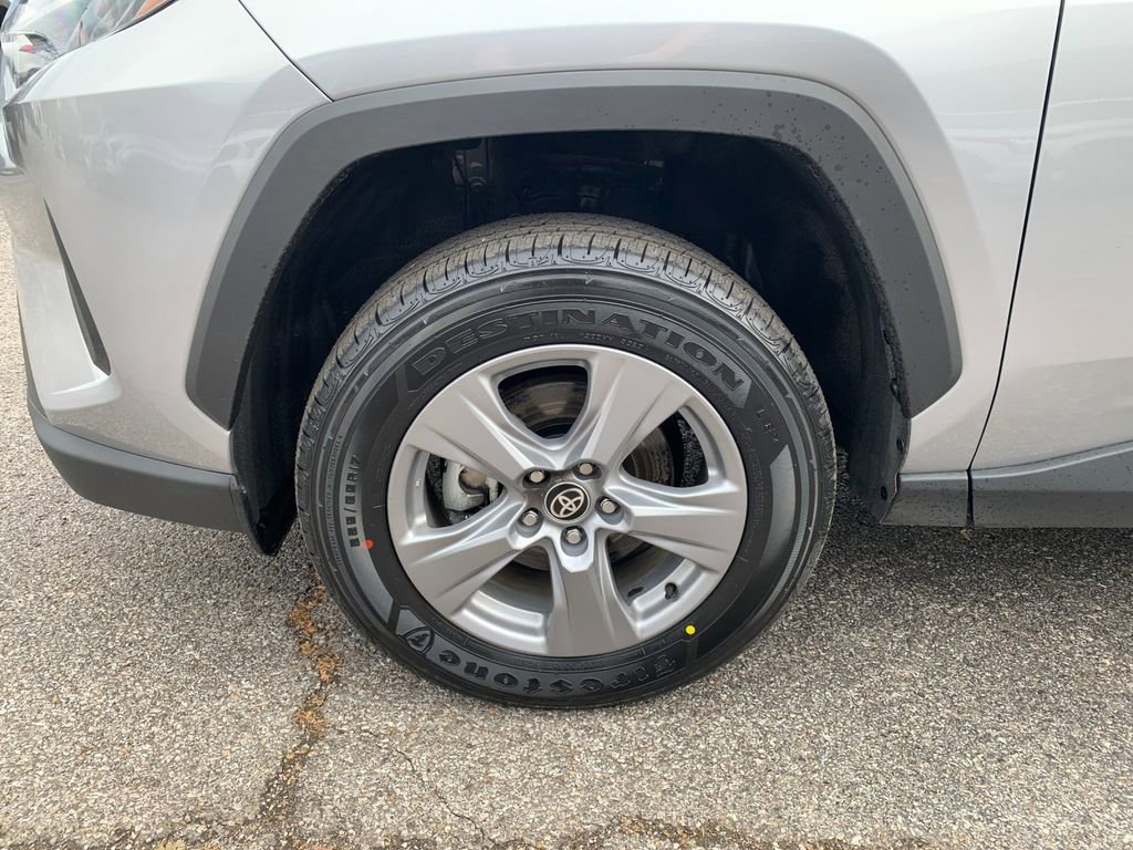 Used 2025 Toyota RAV4 XLE image 33