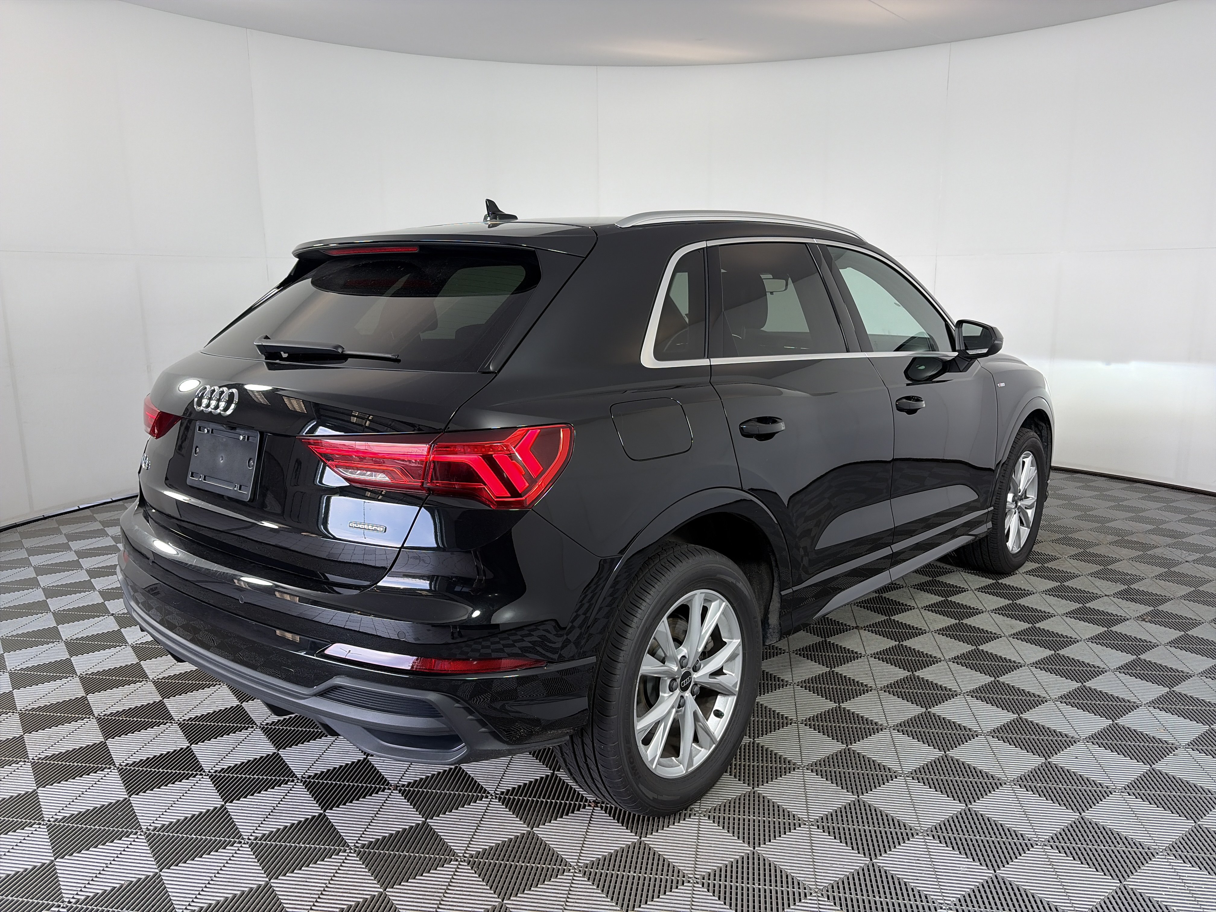 Used 2025 Audi Q3 2.0T Premium AWD/4WD image 10