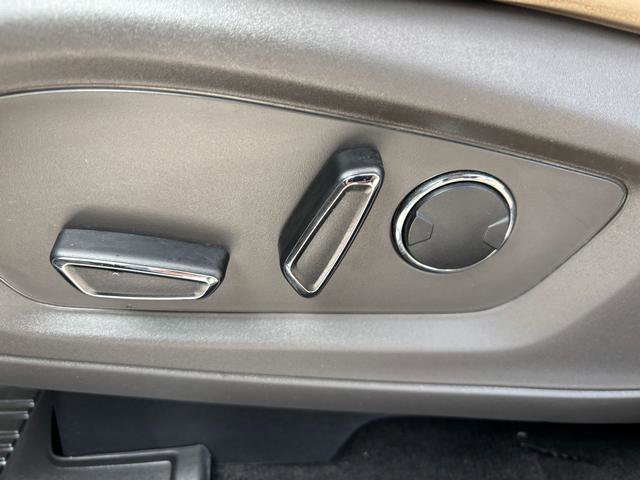 Used 2020 Ford Explorer Platinum image 21