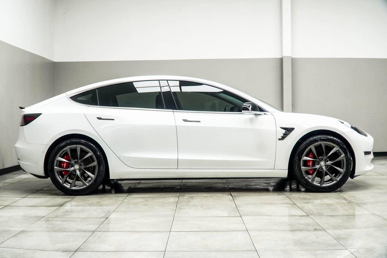 Used 2019 Tesla Model 3 Standard Range image 6