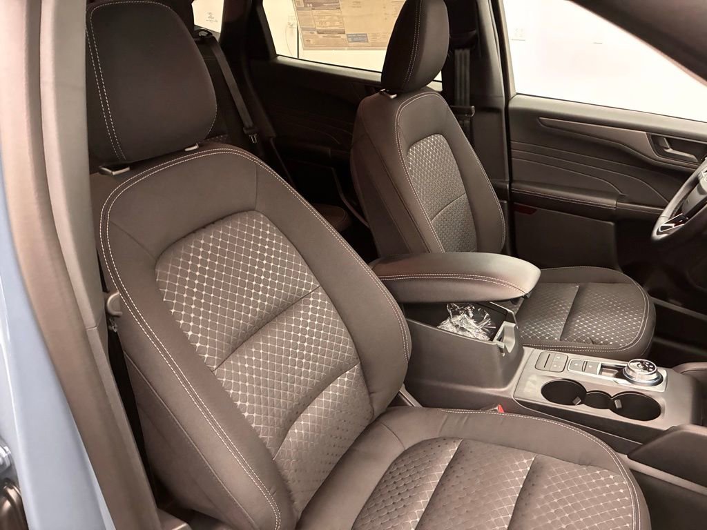 New 2026 Ford Escape Active w/ Cold Weather Package image 30