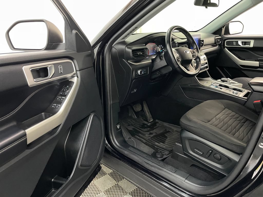 Used 2021 Ford Explorer XLT AWD/4WD image 22