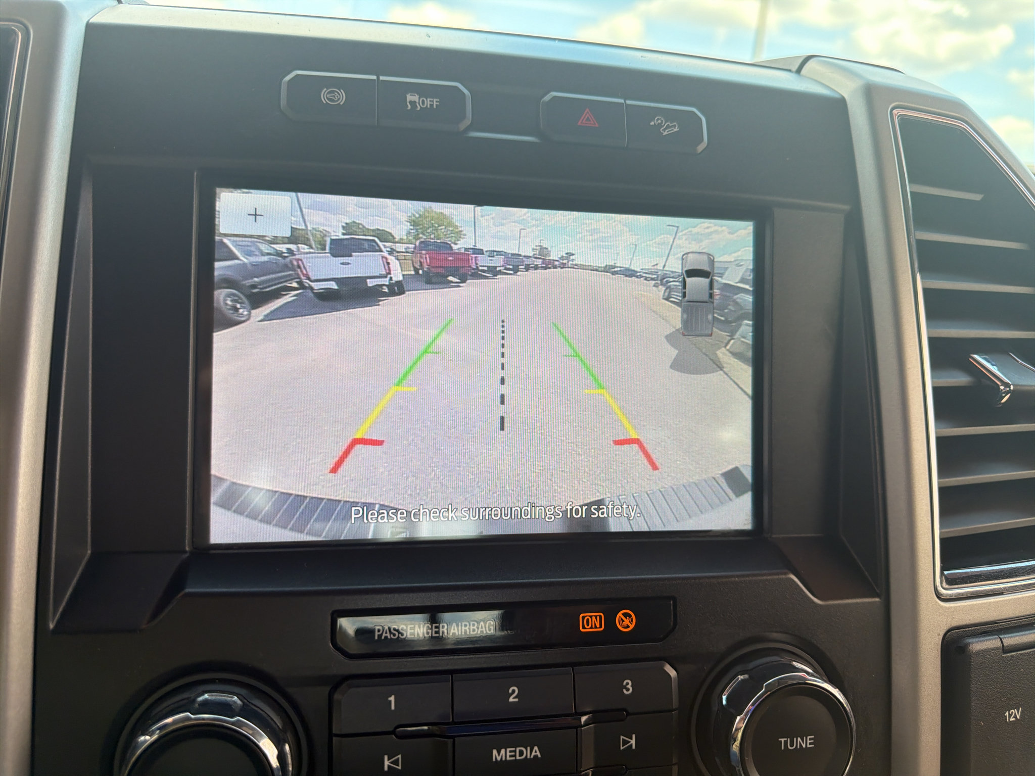 Used 2021 Ford F250 Lariat w/ Lariat Value Package AWD/4WD image 16