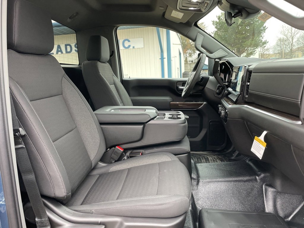 New 2026 Chevrolet Silverado 3500 LT image 16