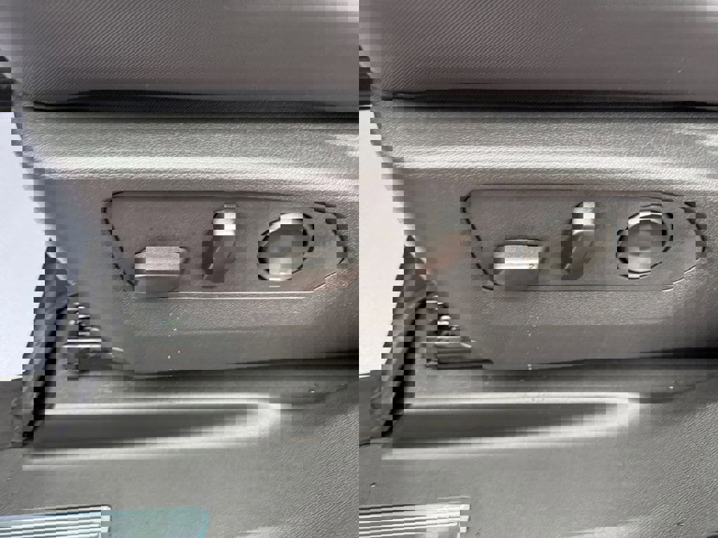 New 2025 GMC Hummer EV 2X w/ LPO, Dark Essentials Package image 14