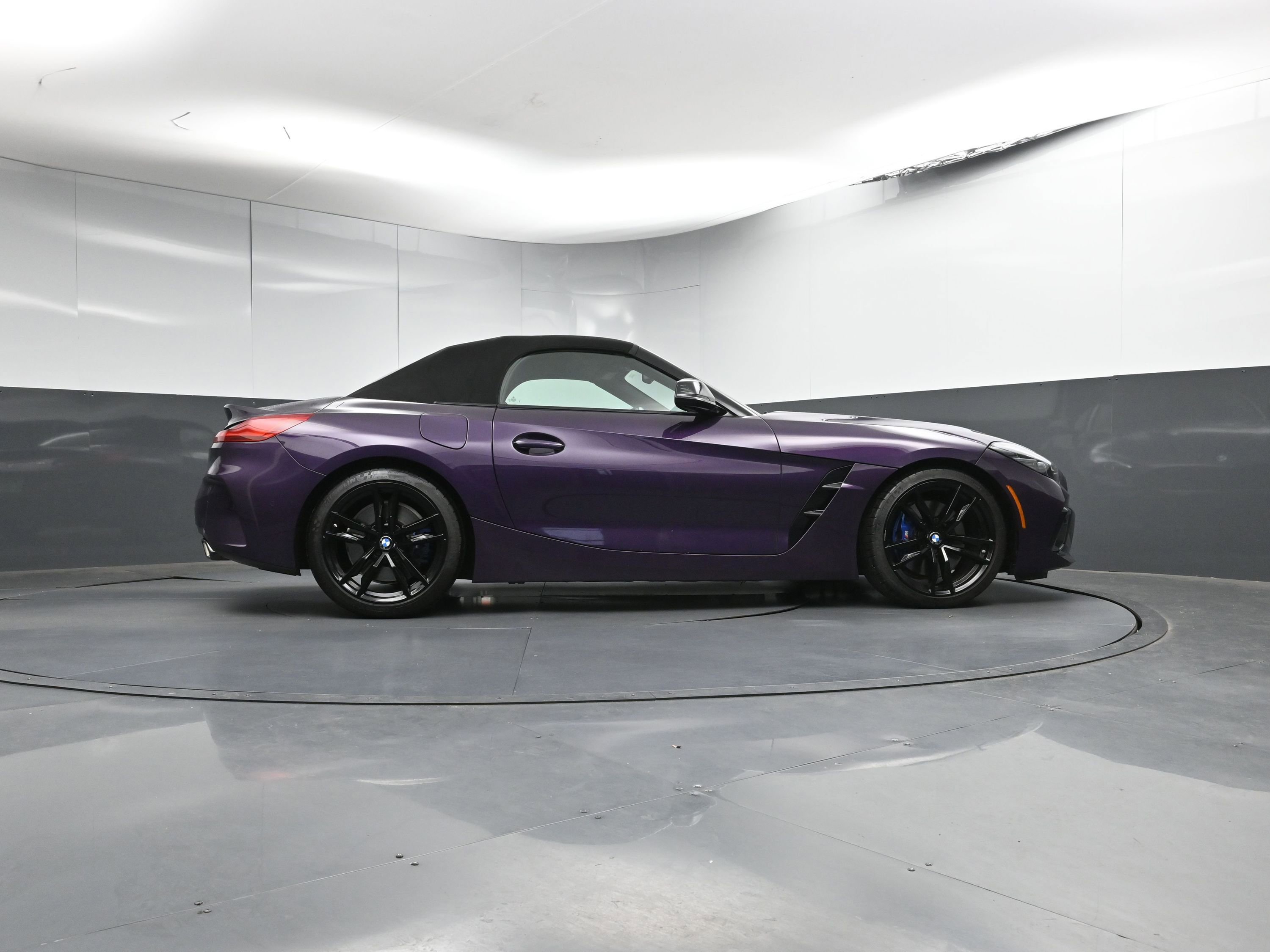 Used 2023 BMW Z4 M40i w/ Premium Package image 34