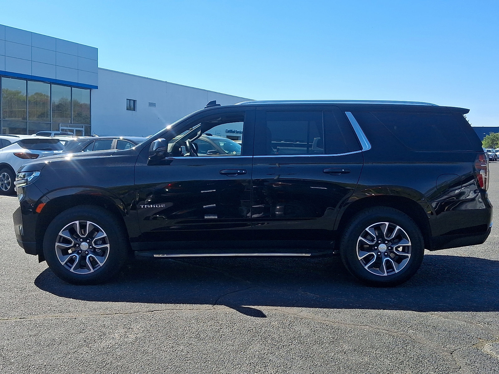 Certified 2022 Chevrolet Tahoe LT w/ LT Signature Package AWD/4WD image 4