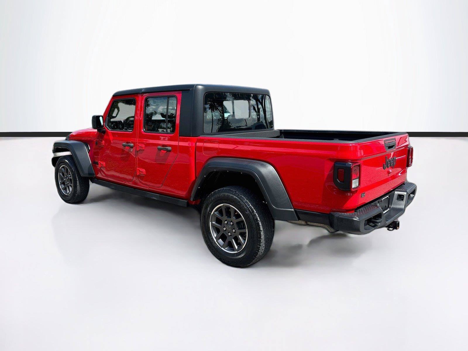 Used 2023 Jeep Gladiator Sport AWD/4WD image 5